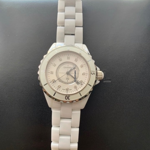Authentic chanel j12 ceramic 38mm w diamond dial - Picture 2 of 4